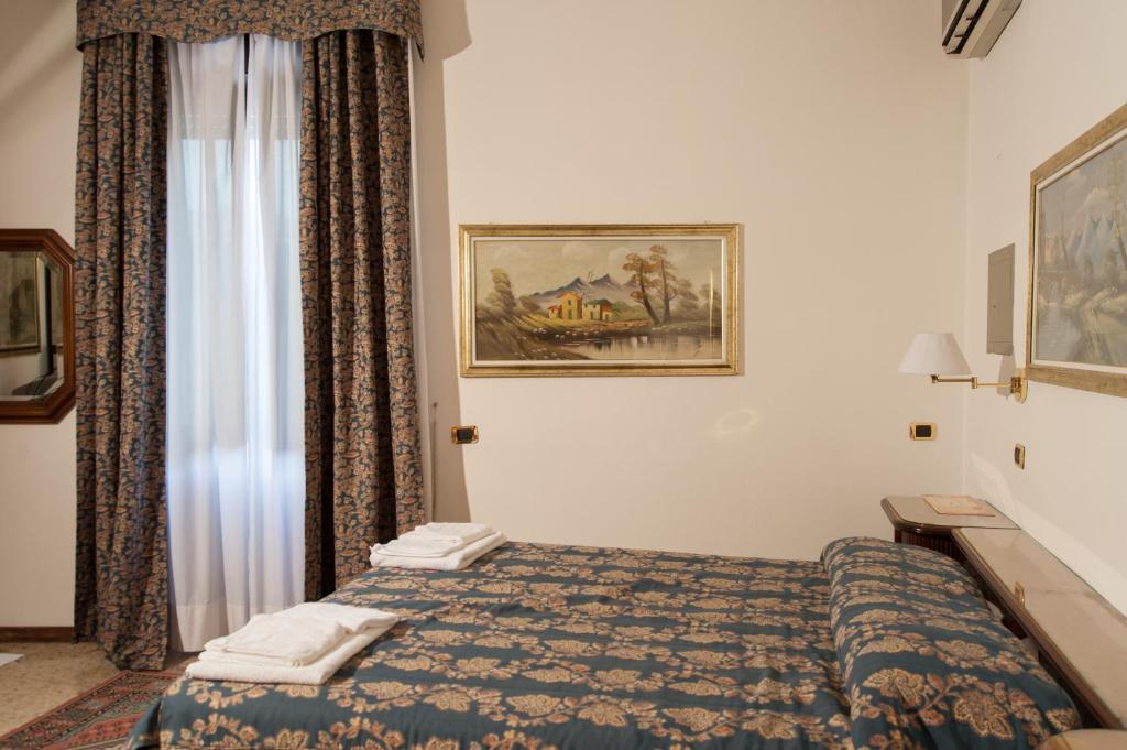 Vip Hotel Placência Quarto foto